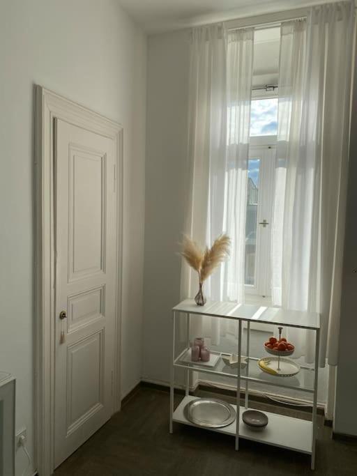 Altbau-Oase Der Eleganz: Stadtnaher Komfort Pur Wiesbaden Buitenkant foto